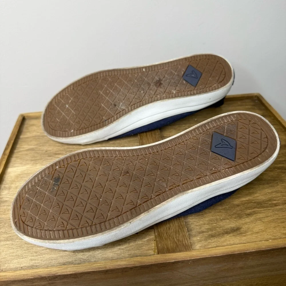 Sperry women’s Navy Canvas Boat Shoes